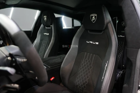  2024 Urus Performante, Full Carbon Pack,Individual Rear Seats, Akrapovic Exhaust, Dealer Warr + Serv