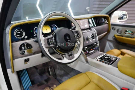 2025 Rolls-Royce Cullinan, Rear Entertainment, Bespoke Audio, Starlight, Dealer Warr + Serv!!