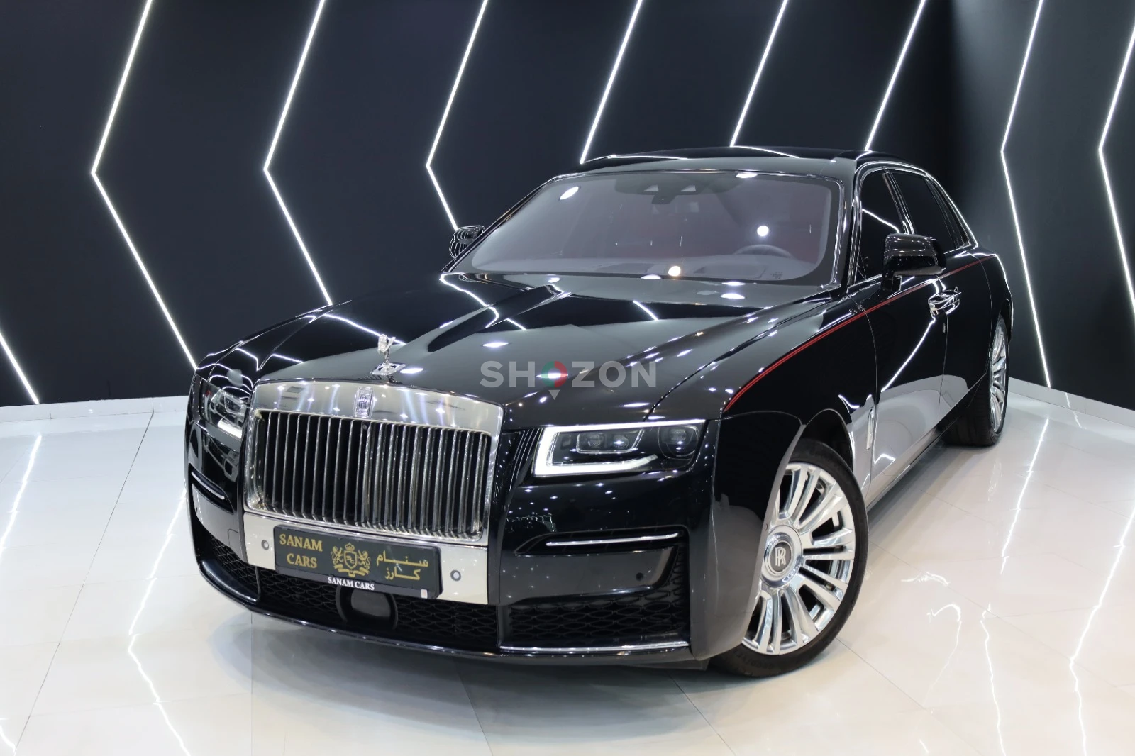 2022 Rolls-Royce Ghost EWB, Rear Entertainment, Starlight, Illuminated Grille, GCC Specs!!