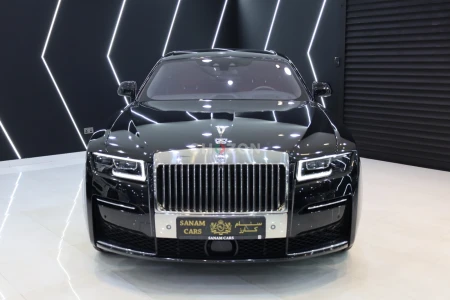 2022 Rolls-Royce Ghost EWB, Rear Entertainment, Starlight, Illuminated Grille, GCC Specs!!