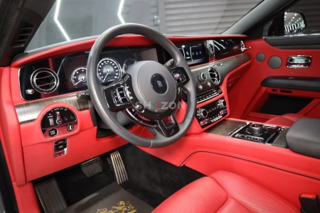2022 Rolls-Royce Ghost EWB, Rear Entertainment, Starlight, Illuminated Grille, GCC Specs!!