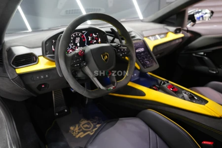 2025 Revuelto | Full Carbon Package | Ad Personam Spec | 1001 HP V12 HPEV | Dealer Warr + Serv!!