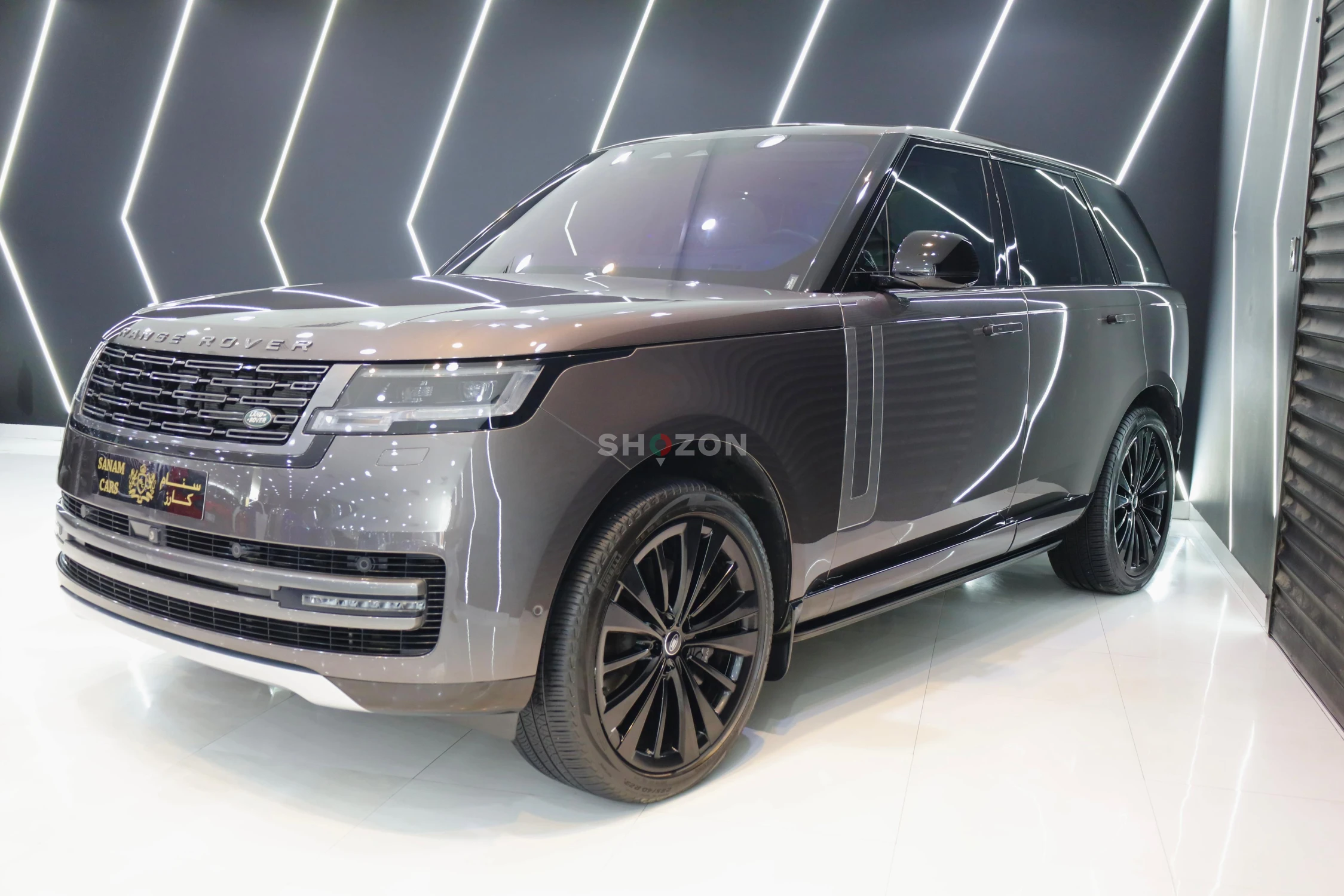 2022 Range Rover Vogue P530 First Edition, Rear Entertainment, Deployable Side Steps,Dealer Warranty