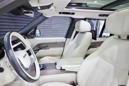 2022 Range Rover Vogue P530 First Edition, Rear Entertainment, Deployable Side Steps,Dealer Warranty