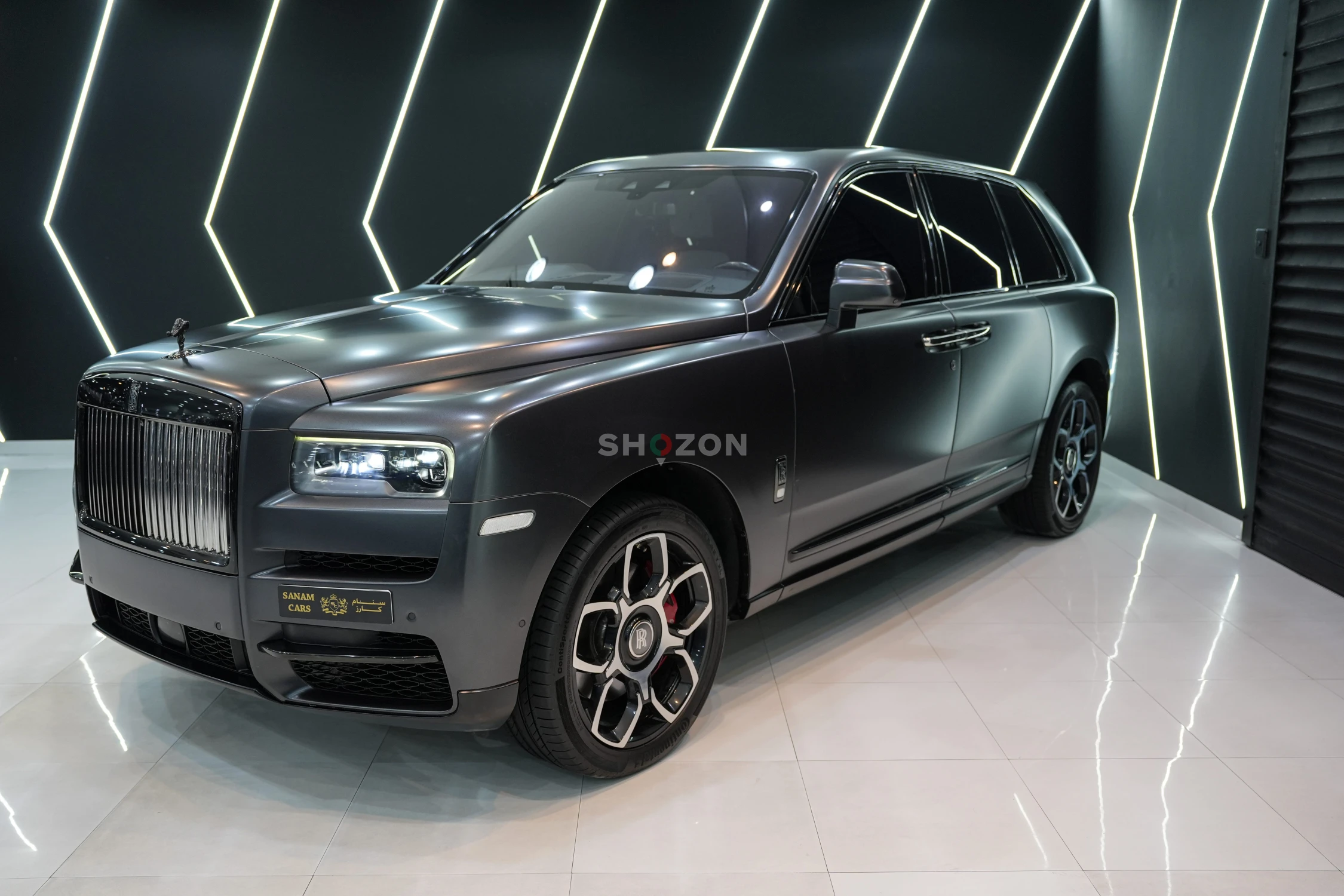  2022 Rolls-Royce Cullinan Black Badge, Rear Entertainment, Bespoke Audio, Starlight, GCC Specs!!