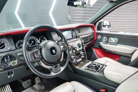  2022 Rolls-Royce Cullinan Black Badge, Rear Entertainment, Bespoke Audio, Starlight, GCC Specs!!