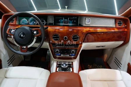 2022 Rolls-Royce Phantom, Two-Tone, Illuminated Spirit of Ecstasy, Rear Screens, Dealer Warranty!!