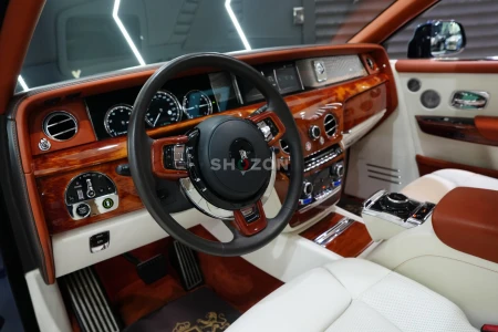 2022 Rolls-Royce Phantom, Two-Tone, Illuminated Spirit of Ecstasy, Rear Screens, Dealer Warranty!!