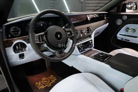 2024 Rolls-Royce Spectre, Illuminated Spirit of Ecstasy, Bespoke Audio, Starlight, Dealer Warr + Ser
