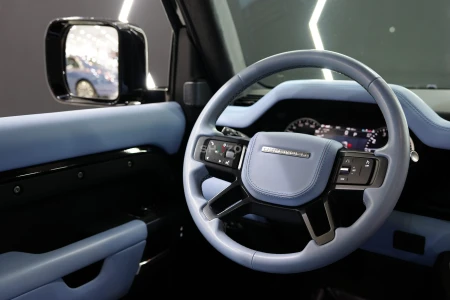 2023 Defender 90 SE P400, URBAN Kit, Panoramic Roof, Al Tayer Warranty + Service!!