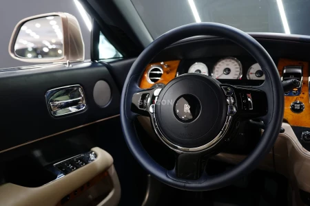 2016 Rolls Royce Wraith, Two-Tone, Starlight Headliner, GCC Specs!!