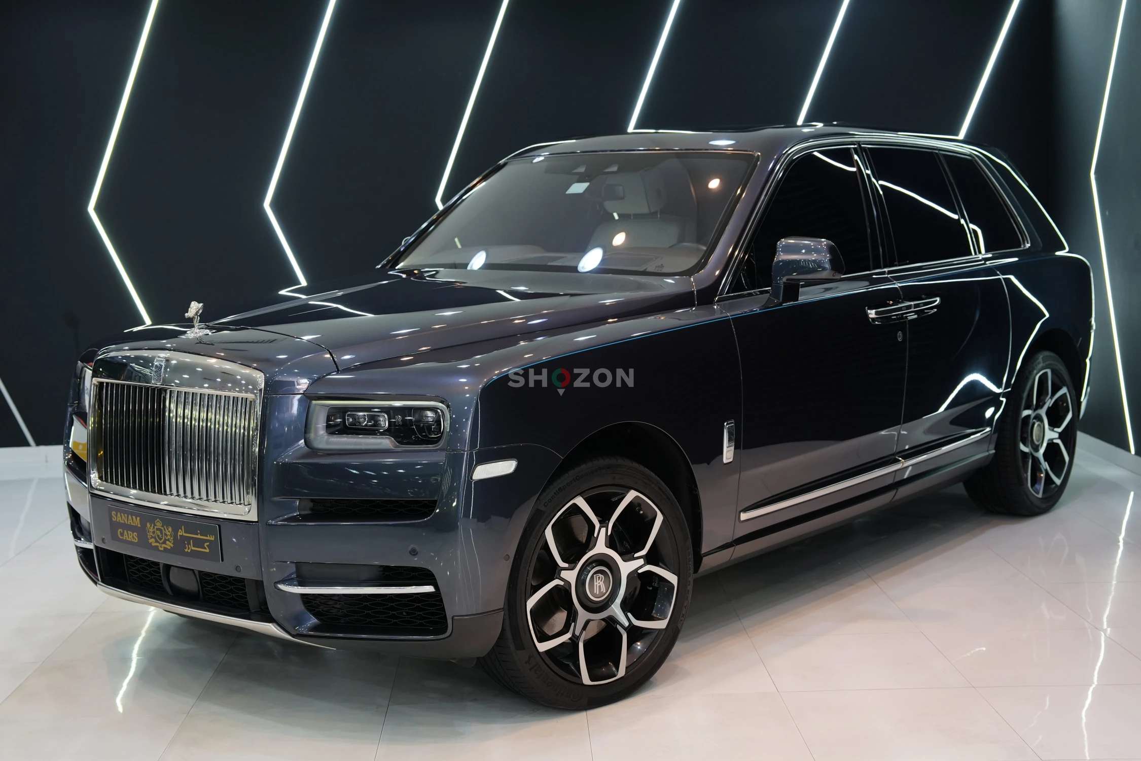 2019 Cullinan, VIP Rear Seats w/ Entertainment Screens, Bespoke Audio, Panoramic Roof w/ Starlight!!