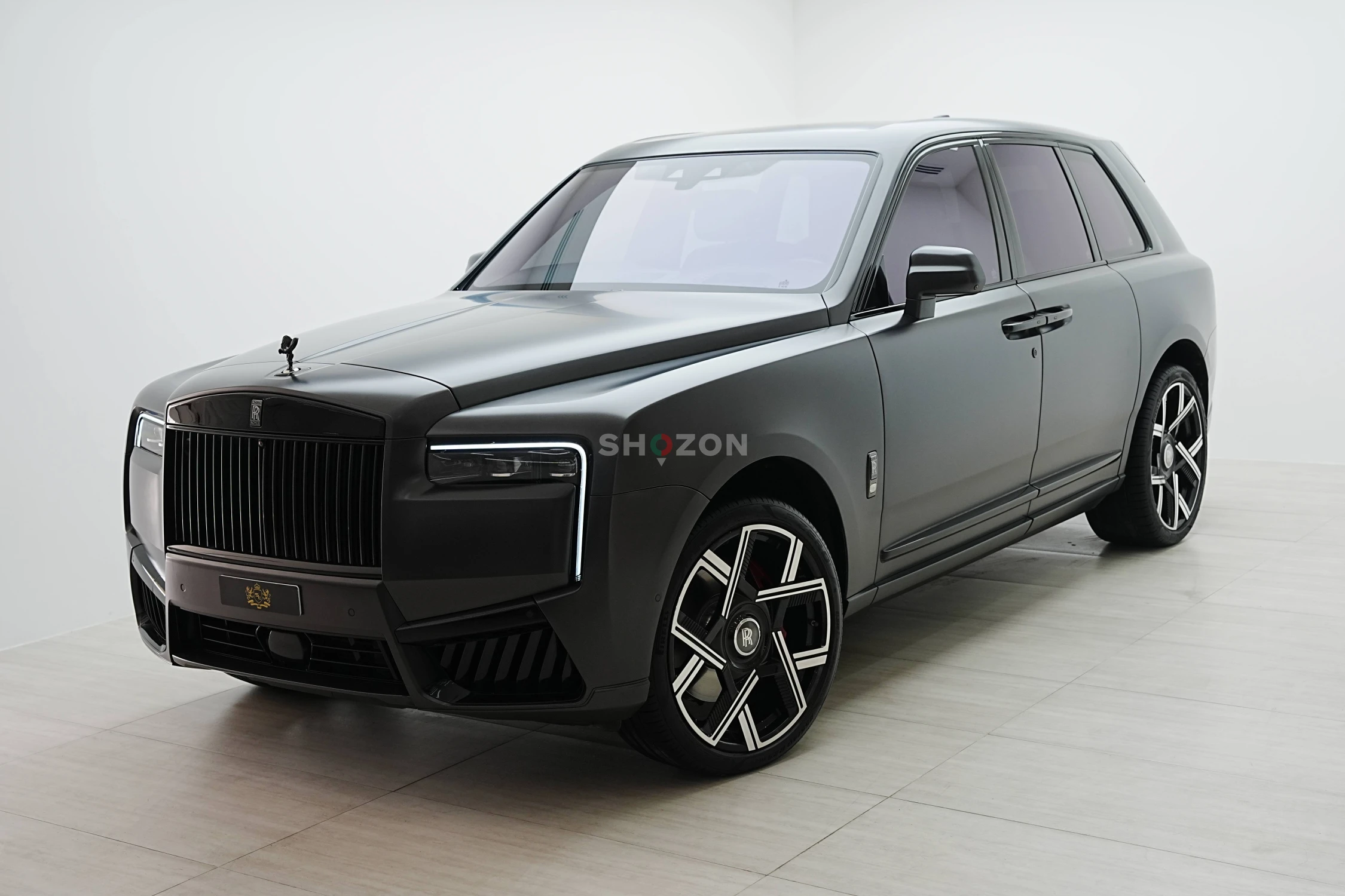 2022 Cullinan Black Badge, FACELIFT, Rear VIP Seats w/ Screens, Starlight, Bespoke Audio, GCC Specs!