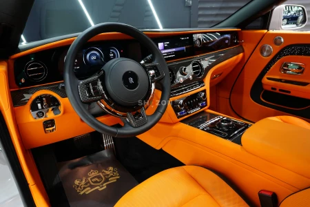 2026 Spectre Black Badge, Bespoke Audio, Illuminated Fascia, Starlight, Dealer Warr + Serv!!