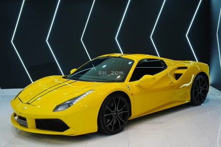 2019 Ferrari 488 Spider, Carbon Fiber Pack, Passenger Display, JBL Audio, GCC Specs!!