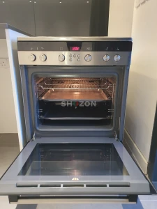 Siemens Electric Oven – Modern Design, Great Condition!