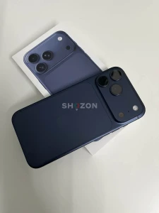 Appl iphone 17 pro  Blue