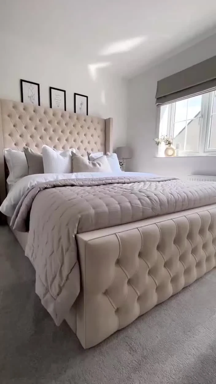 "Sleep in Style – Luxury Queen Bed Awaits!"
