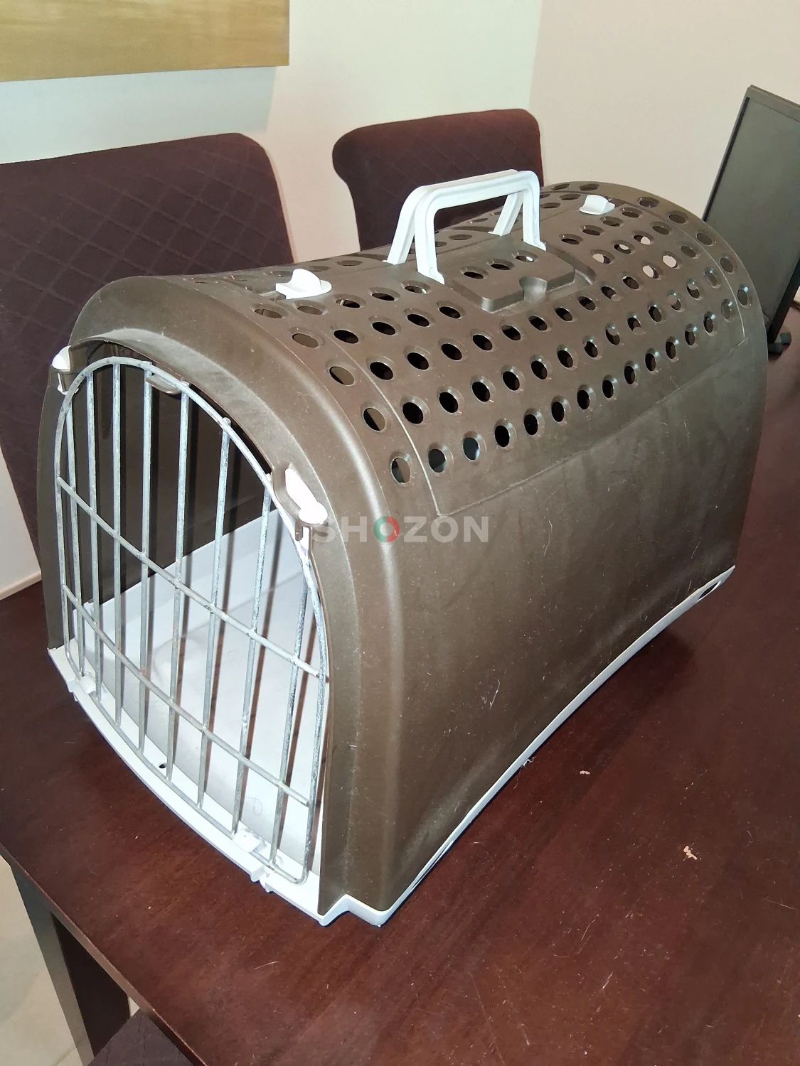 Durable Cat Carrier - Purrrfect for Travel!