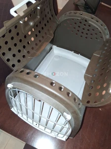 Durable Cat Carrier - Purrrfect for Travel!