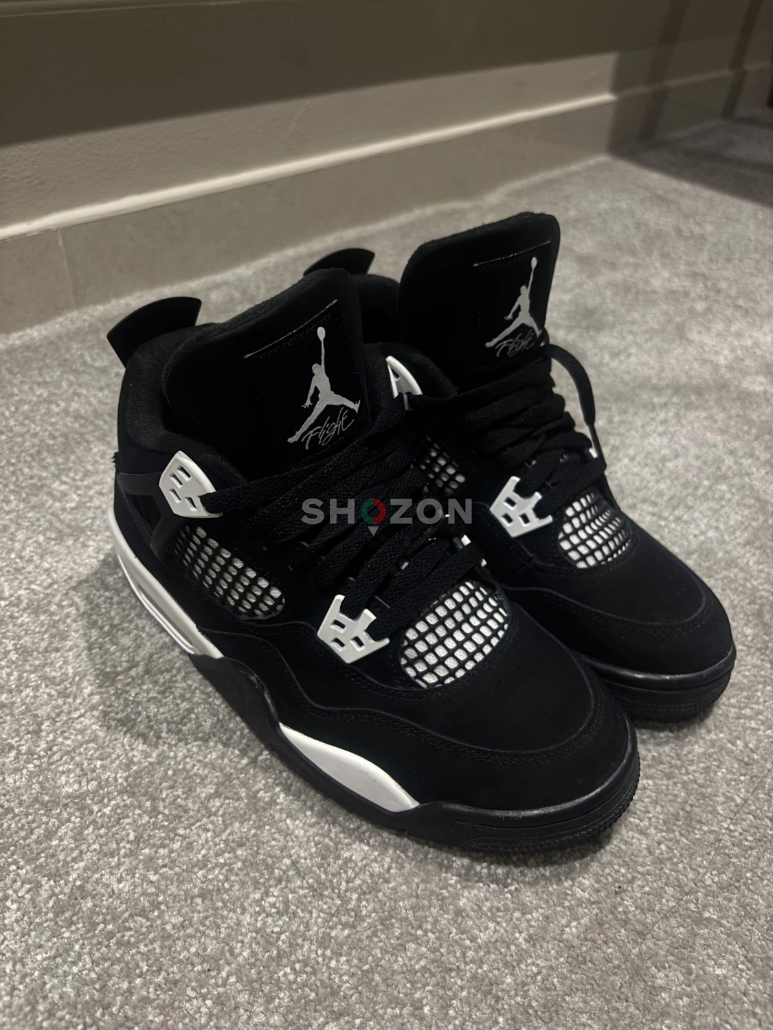 Jordan 4 White thunder 38.5 / UK 5.5