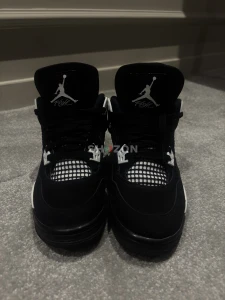 Jordan 4 White thunder 38.5 / UK 5.5