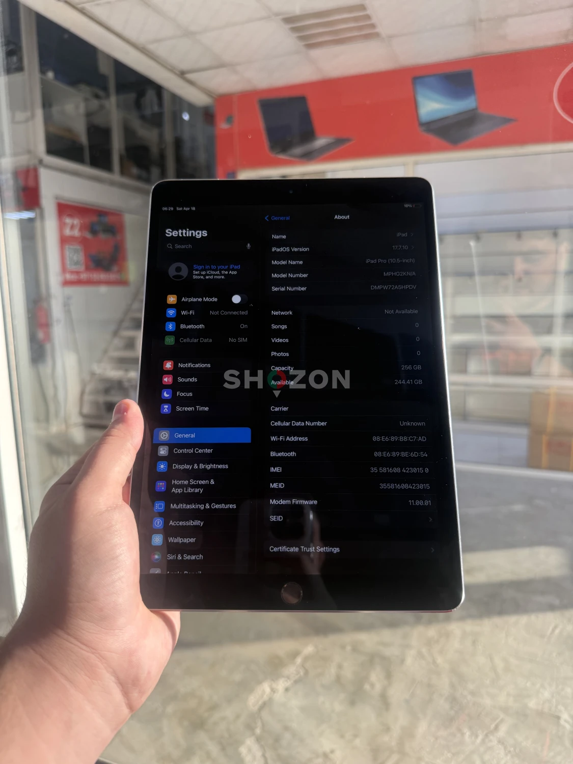 Apple iPad Pro 11 (2020) – Excellent Condition, Great Price!