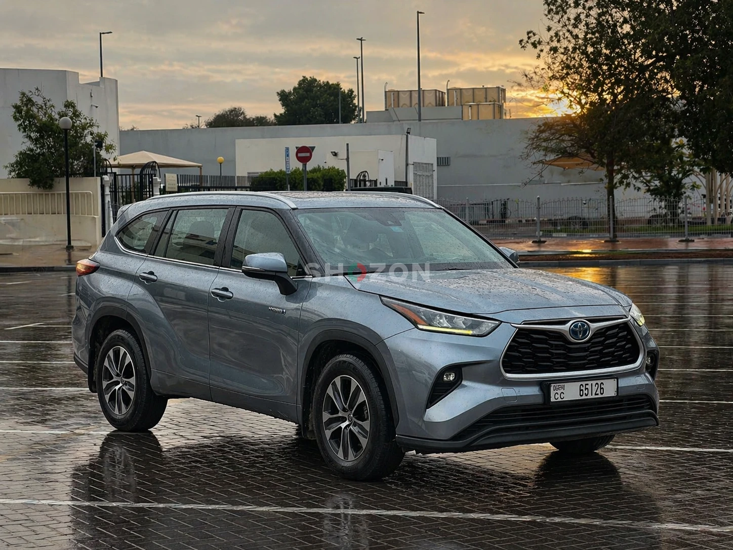 Well-Maintained Toyota Highlander SUV for Sale