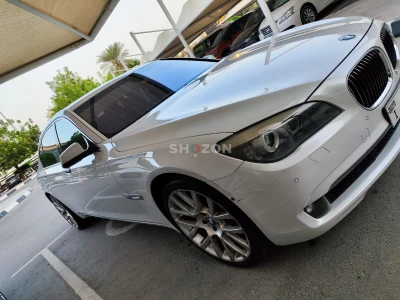 BMW 740 Li 2012-very clean