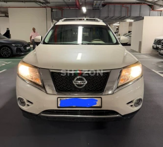 Nissan Pathfinder 2015 – Full Option (Urgent Sale) Exterior: Pearl White Interior: Beige leather seats Specifications: US Specs Transmission: Fully automatic Features: Panoramic sunroof, full options Mileage: 170,000 km Well-maintained and in good conditi