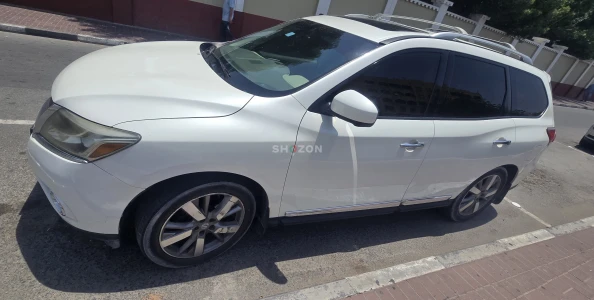 Nissan Pathfinder full option 2015