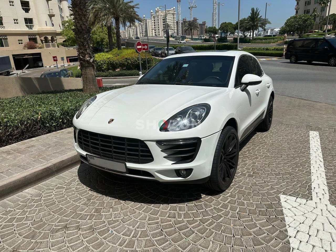 Porsche Macan S 2016 for sale in excellent condition.