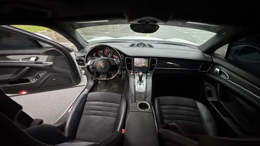 porsche panamera GTS 2016