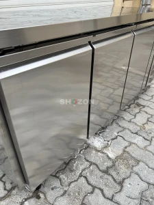 restaurant refrigator