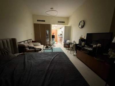rent bed/ studio / room 