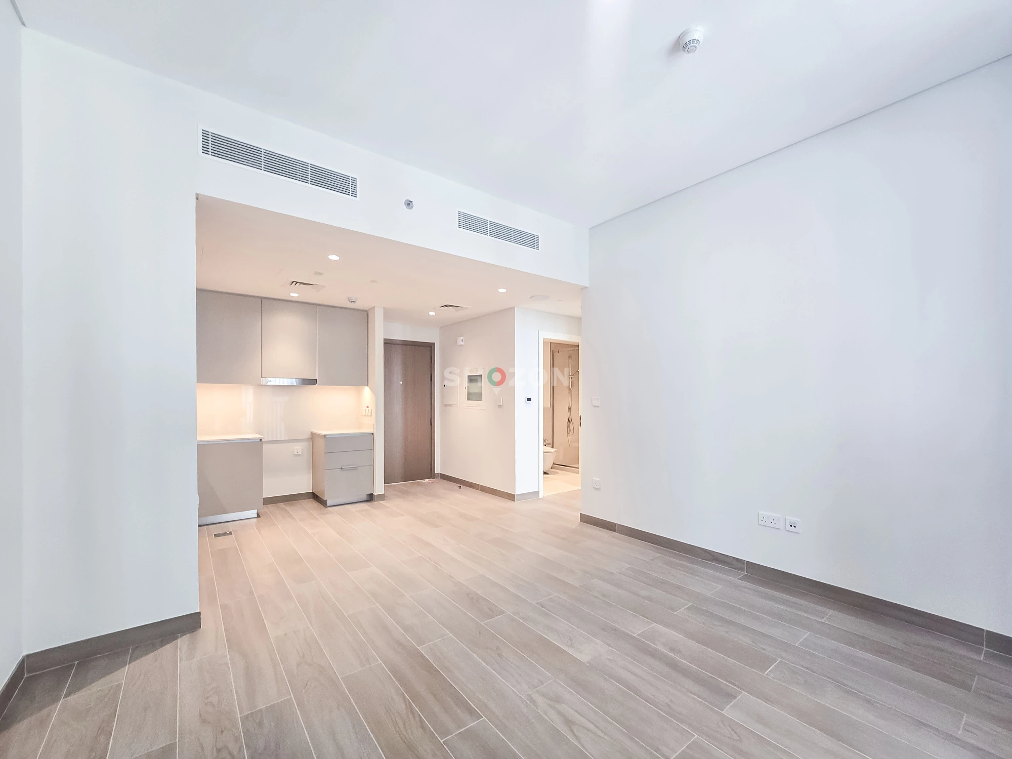 Vacant |Bright 1BR | Creek Beach Community