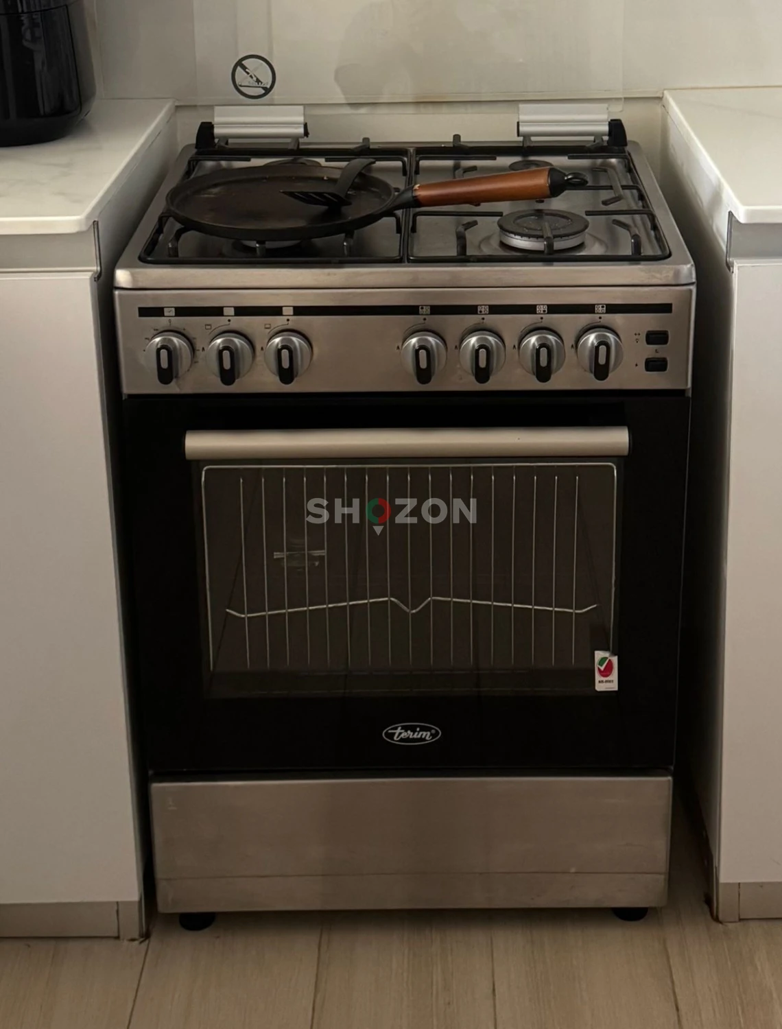 Gas cooker with 4 cookers and Oven – Perfect for Your Kitchen!