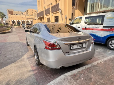 2015 Nissan Altima _ low mileage_ clean_ Excellent engine
