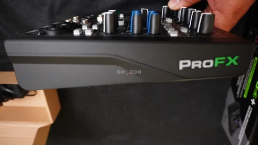 MACKIE ProFX6v3+ 6 channel