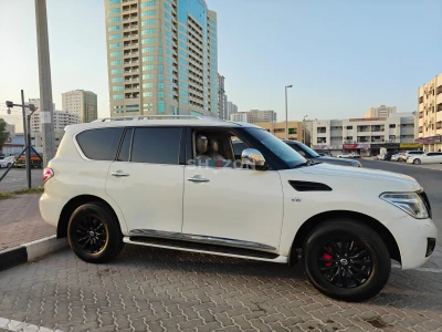 NISSAN PATROLL SE PLATINUM MODEL 2014  V8 SMALL ENGINE  GCC SPACE
