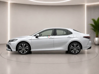 2024 Toyota Camry LE HEV Hybrid | 43,622 KM | 2.5L Hybrid | Silver