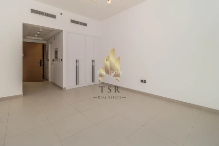 Prime Location | Spacious Studio | Pool View