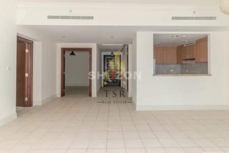 Marina View | Spacious Unit | Emaar 6 | Study Room
