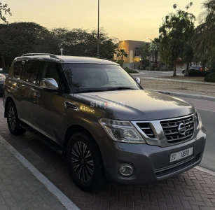 nissan patrol V8