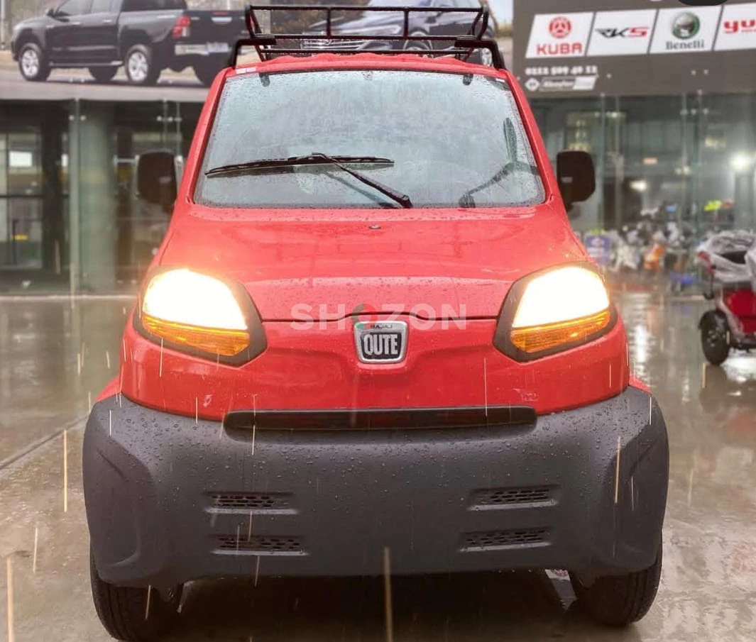 Bajaj Qute RE60 Car