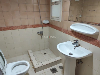 Master bedroom available for monthly Rent 