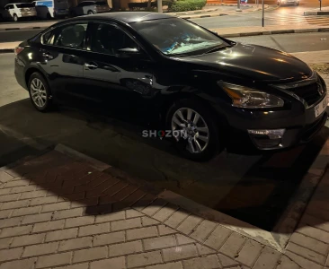 Nissan Altima - Sleek and Reliable Sedan