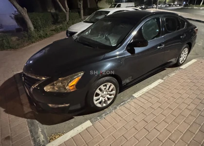 Nissan Altima - Sleek and Reliable Sedan