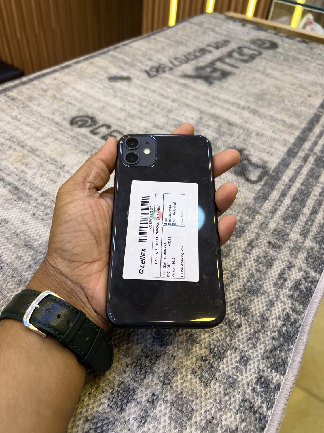 iphone 11 only @ 599 aed