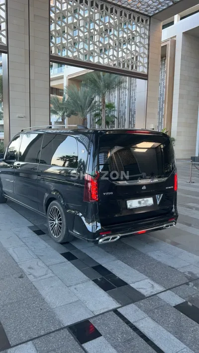 2021 v250l
